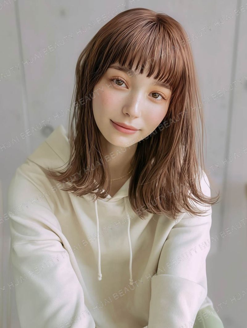 モカブラウンのナチュラルセミロング - ストレート
